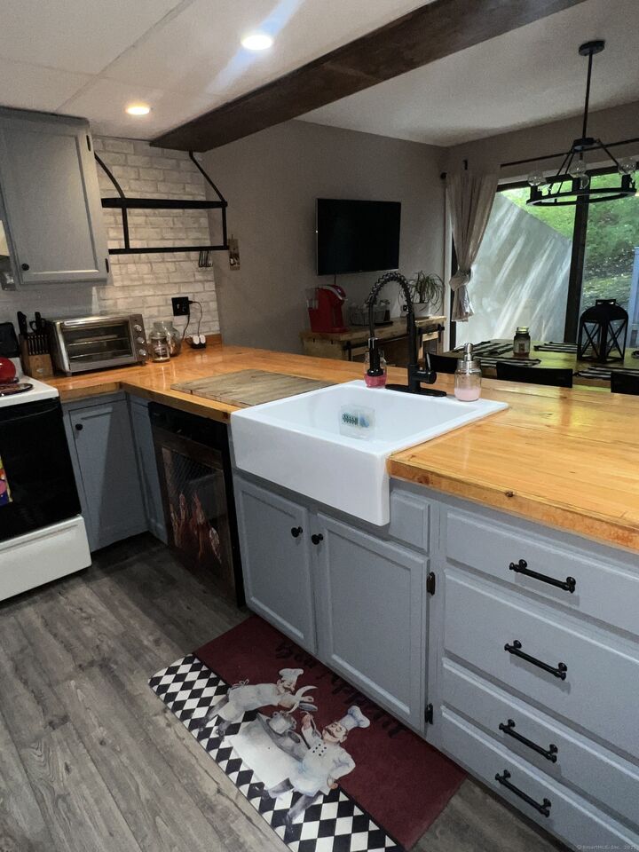 Property Photo: 4 Clubhouse Drive 4 CT 06798