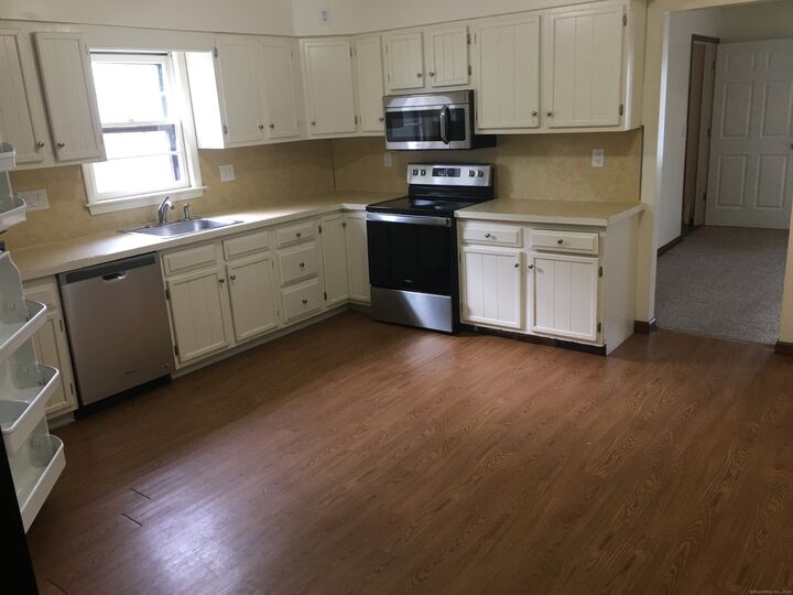 Property Photo:  50 Matthew Road  CT 06405 