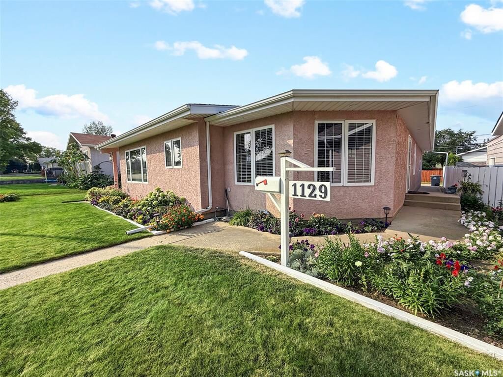 Property Photo:  1129 Jubilee Drive  SK S9H 2A1 