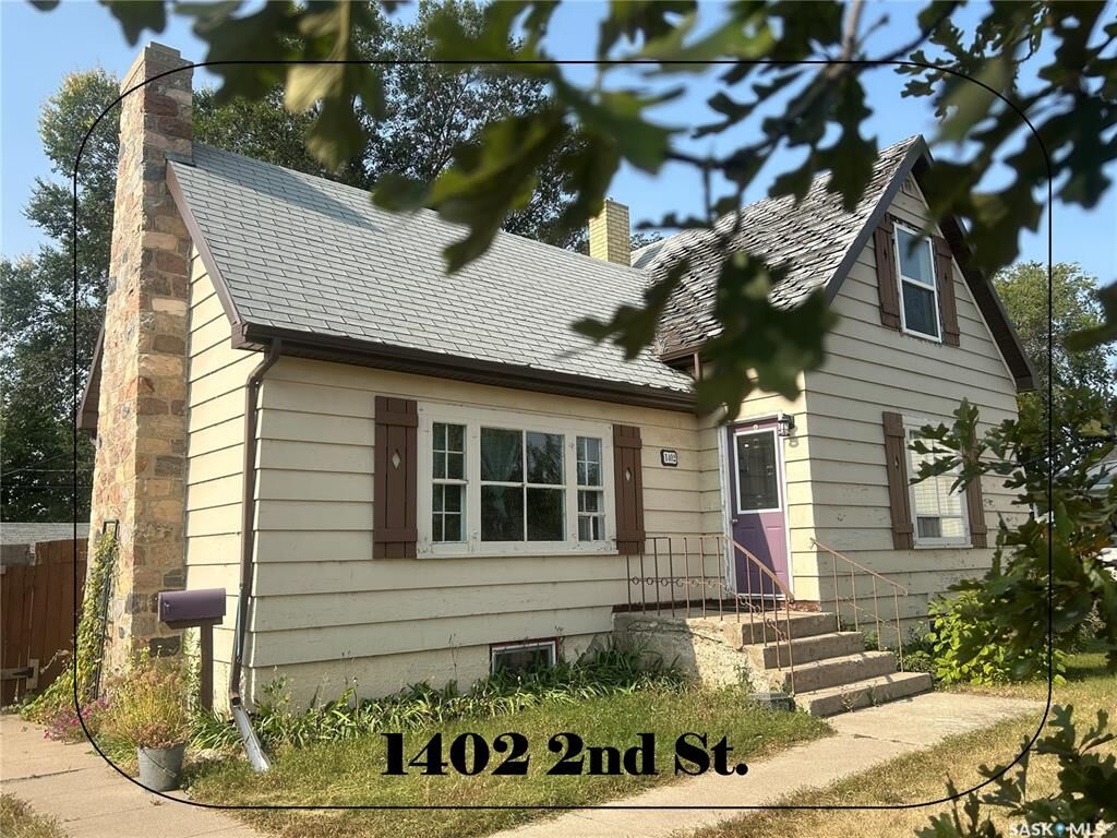 Photo de la propriété:  1402 2nd Street  SK S4A 0M6 