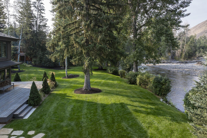 Property Photo:  114 Abby Rd  ID 83333 