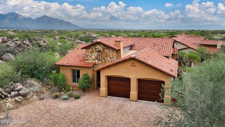 14334 N Mickelson Canyon Court  Oro Valley AZ 85755 photo