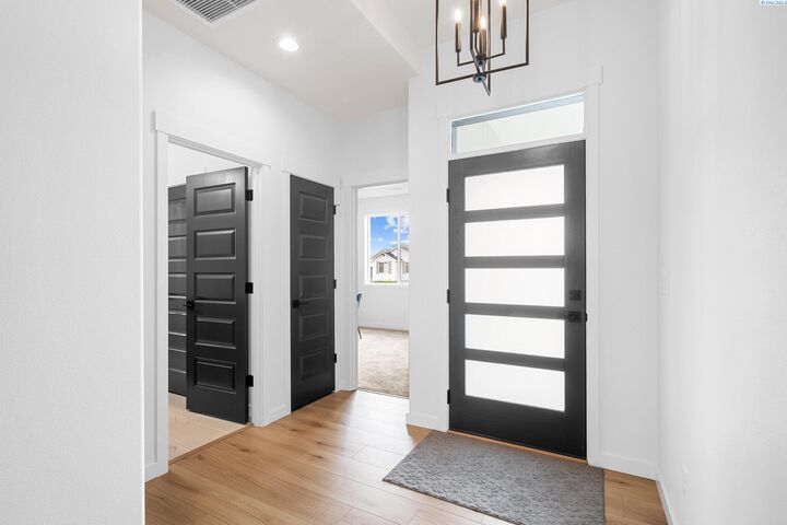 Property Photo: 8601 Dusty Maiden Dr WA 99301