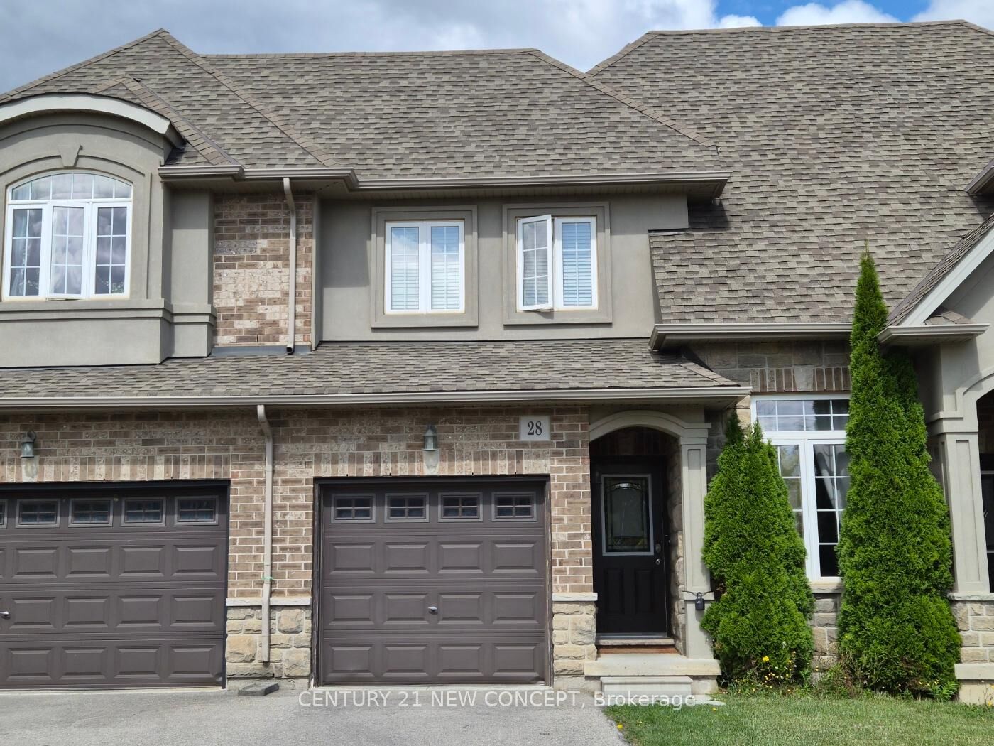 Photo de la propriété:  28 Madonna Drive  ON L9B 0H1 