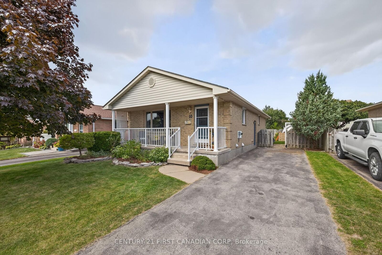 Property Photo:  10 Rickwood Place  ON N5R 5Z3 