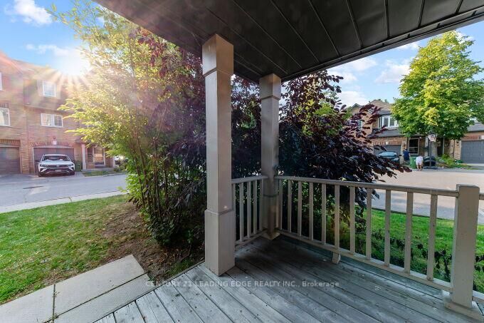 Property Photo:  6400 Lawrence Avenue E 15  ON M1C 5C7 