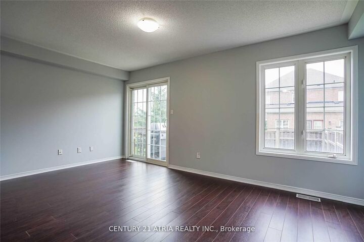 Property Photo:  1424 Rennie Street  ON L1K 0N8 