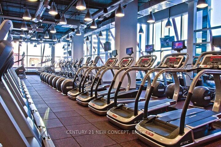Property Photo:  388 Yonge Street 6109  ON M5B 0A5 