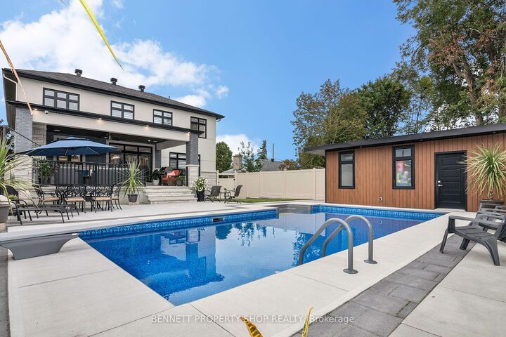 Property Photo:  10 Westwood Drive  ON K2G 2W7 
