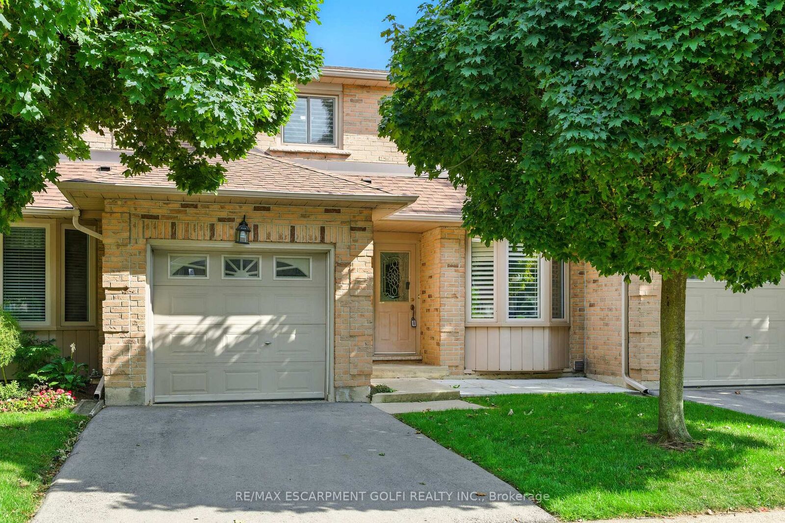 Photo de la propriété: 800 Upper Paradise Road 40 ON L9C 7L2