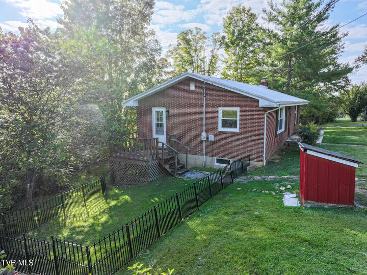 Property Photo: 2395 Fodderstack Mountain Loop TN 37745