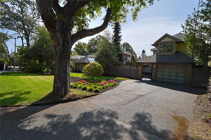 Property Photo:  2317 Windsor Rd  BC V8S 3E4 