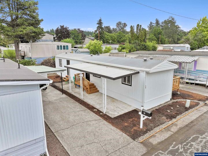Property Photo: 4424 SE Roethe Rd 19 OR 97267