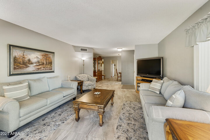 Property Photo:  649 S Arrowwood Way  AZ 85208 