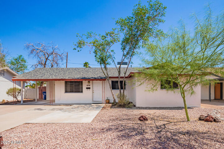 Property Photo:  1711 S Hardy Drive  AZ 85281 
