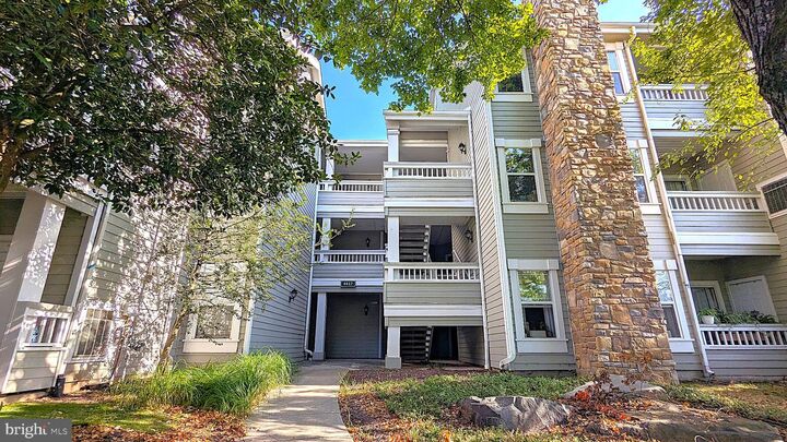 Property Photo: 4417 Fairstone Drive 104 VA 22033
