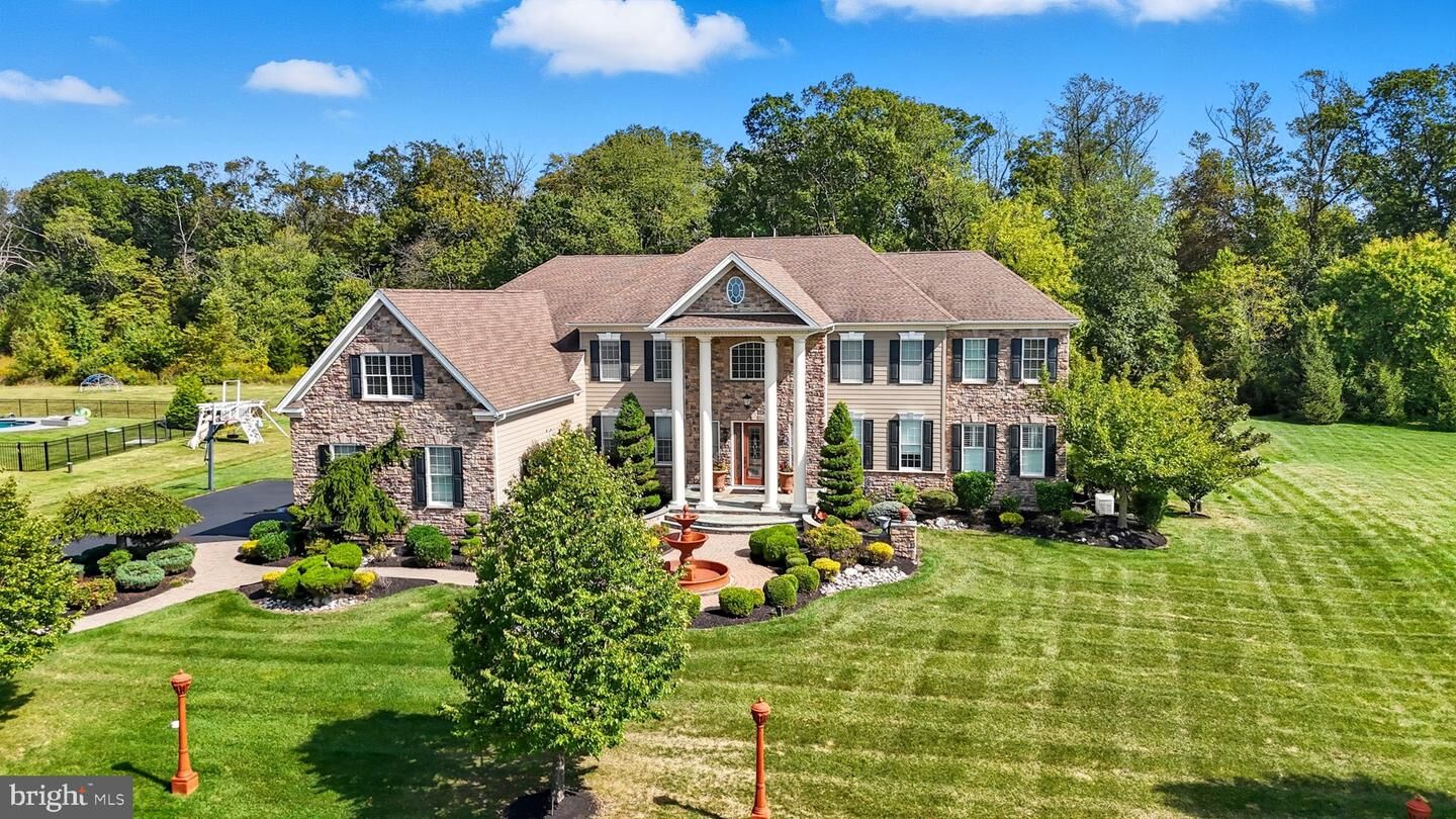 Property Photo:  288 Jane Chapman Drive E  PA 18940 