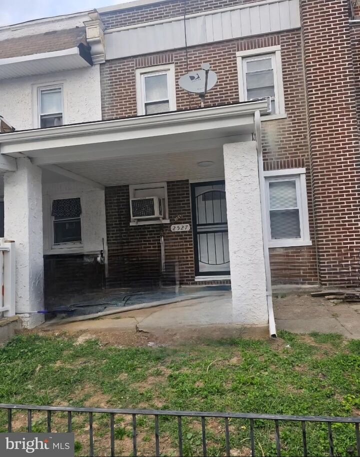 Property Photo: 2527 S Massey Street PA 19142