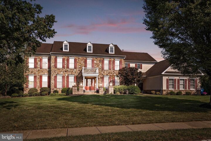 Property Photo:  6 Carmen Lane  NJ 08822 