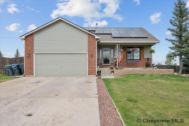 2812 Thomas Rd  Cheyenne WY 82009 photo