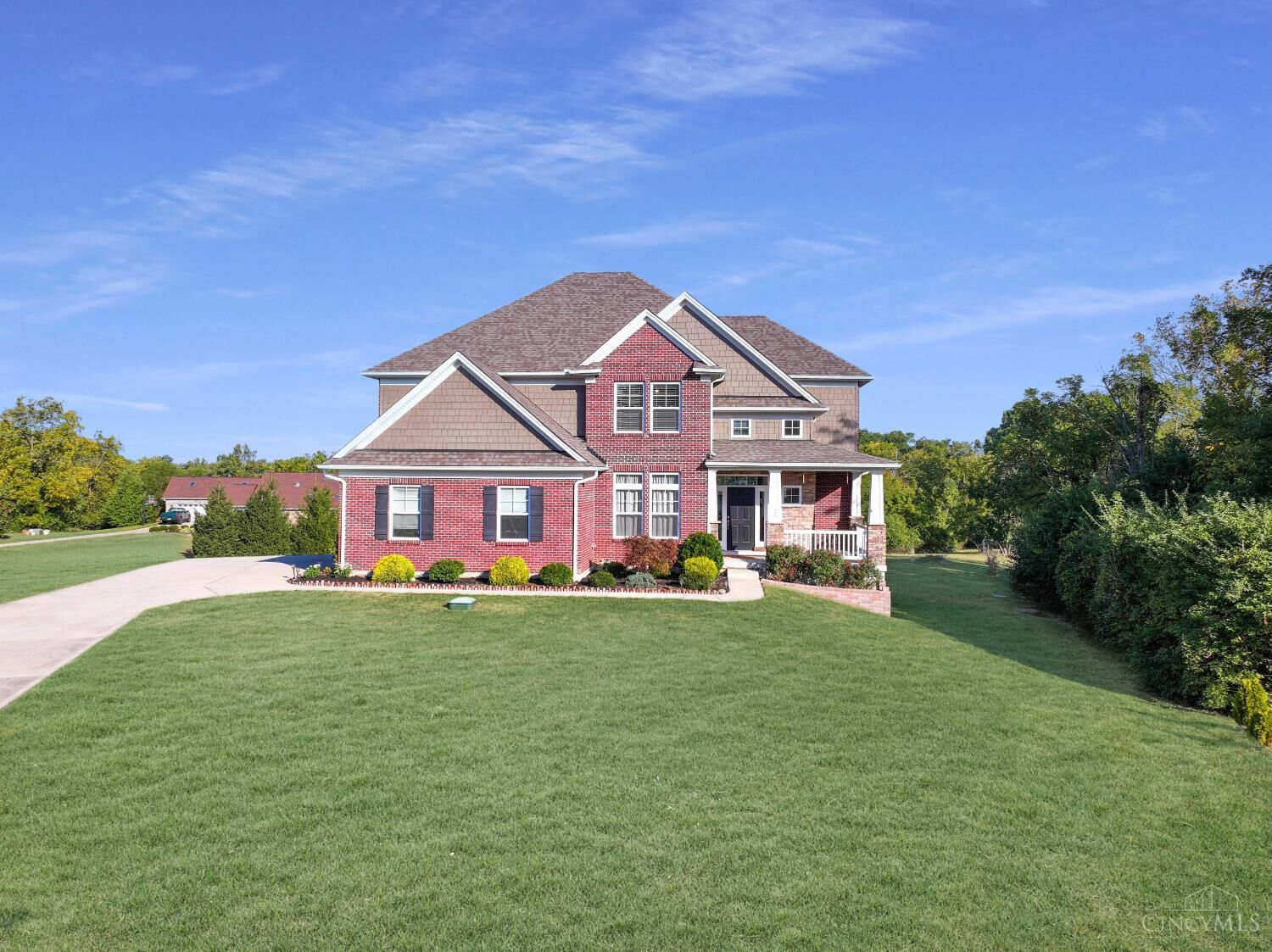 Property Photo:  425 Sir Edward Drive  OH 45013 