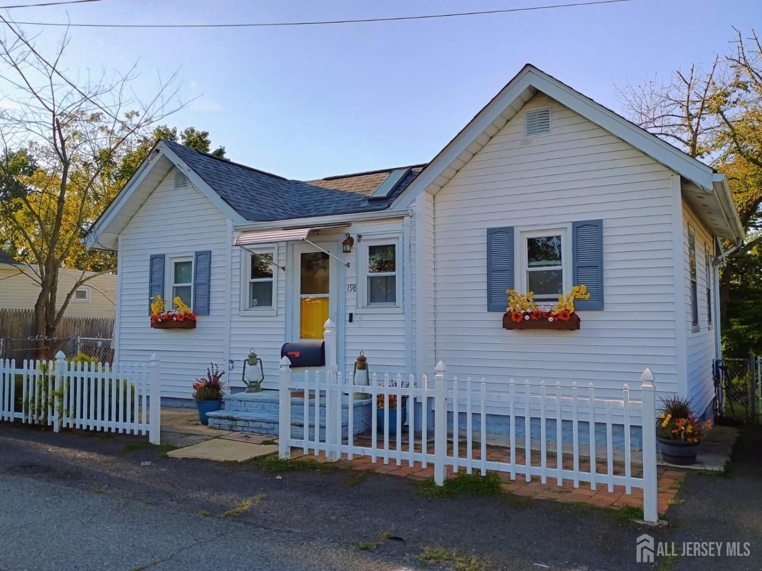 Property Photo:  198 Hillcrest Avenue  NJ 08879 