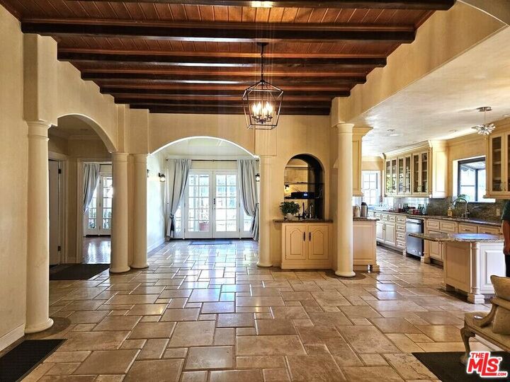 Property Photo:  424 N Arden Blvd  CA 90004 