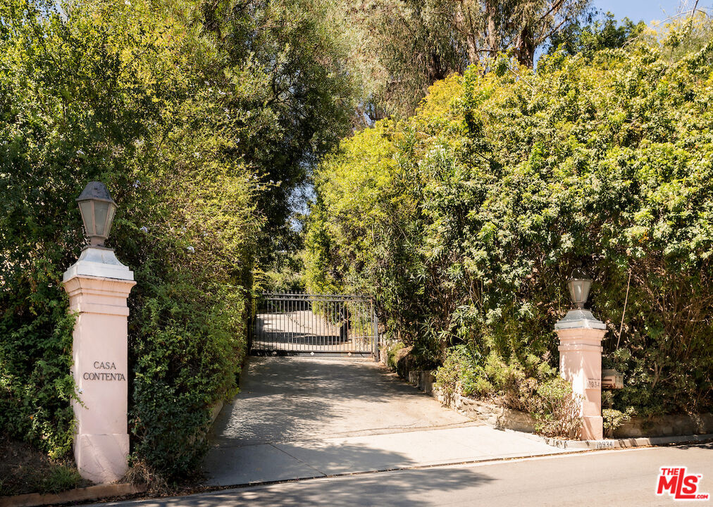 Property Photo:  10934 Bellagio Rd  CA 90077 