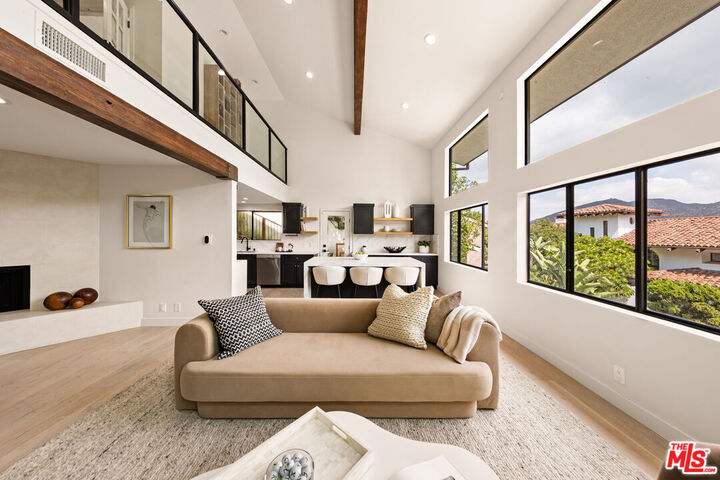 Property Photo:  2965 Passmore Dr  CA 90068 