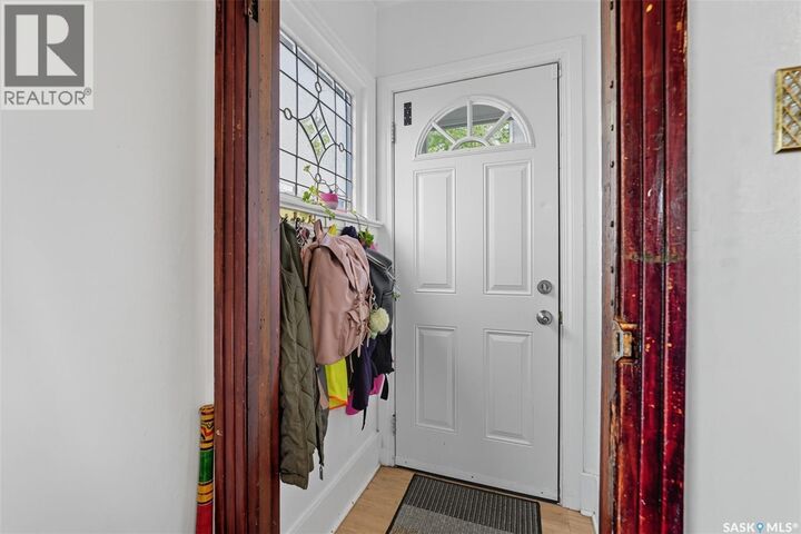 Property Photo:  416 Taylor Street W  SK S7M 0C8 