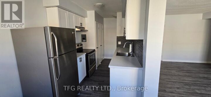 Property Photo:  300 Montrave Avenue 8  ON L1J 4S2 