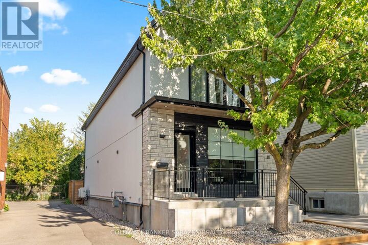 Photo de la propriété:  31 Commanda Way B  ON K1M 1G1