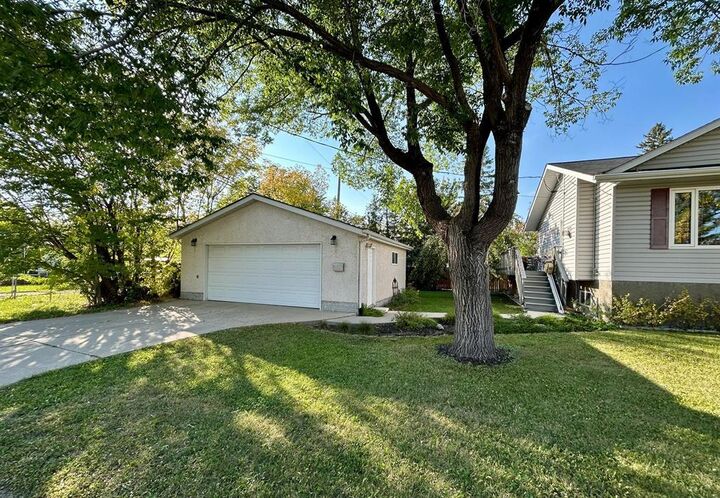 Property Photo: 402 Manitoba Avenue MB R1A 0Y9