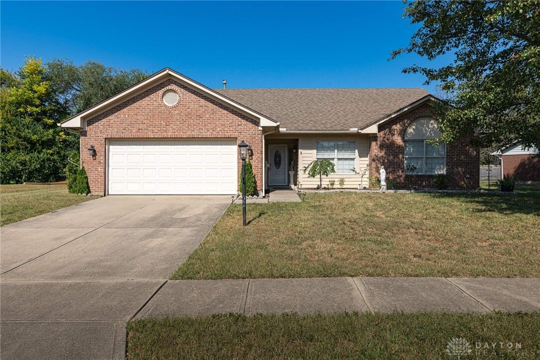 Property Photo:  5685 Cottonwood Court  OH 45424 