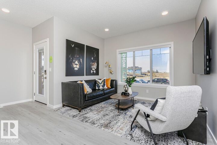 Property Photo:  715 Cambrian Boulevard  AB T8H 3B7 