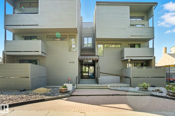 Property Photo:  10032 113 Street NW 3  AB T5K 1N8 
