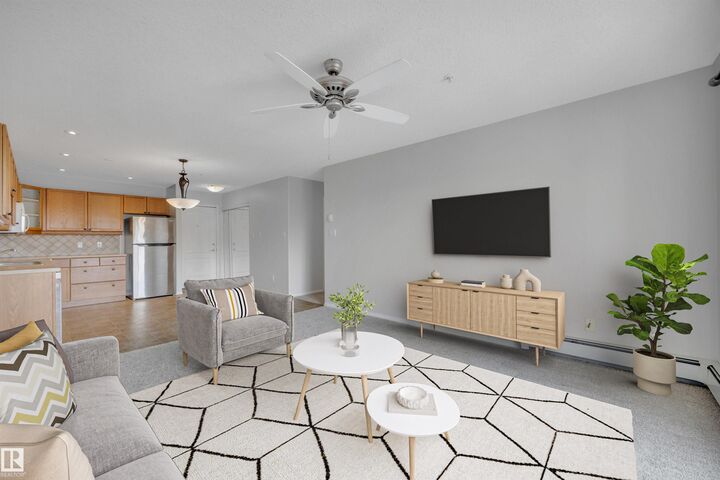 Photo de la propriété:  592 Hooke Road NW 331  AB T5A 5H2 