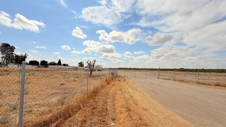 Property Photo: 1 Road 32 CA 93636