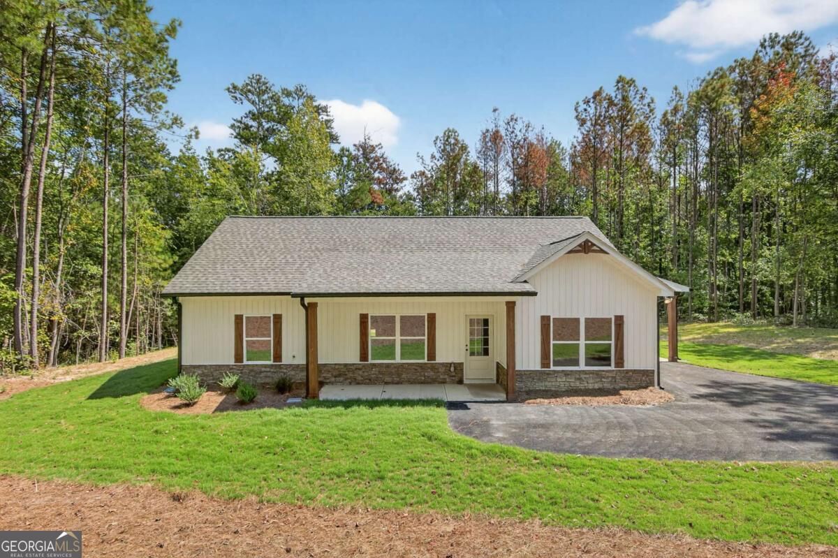 Property Photo: 560 Coots Lake Road GA 30153