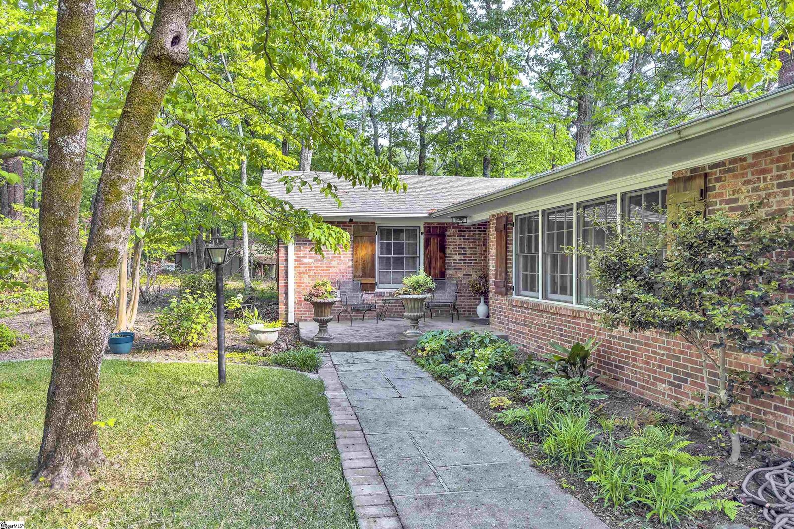 Property Photo:  7 Hearthstone Lane  SC 29356 