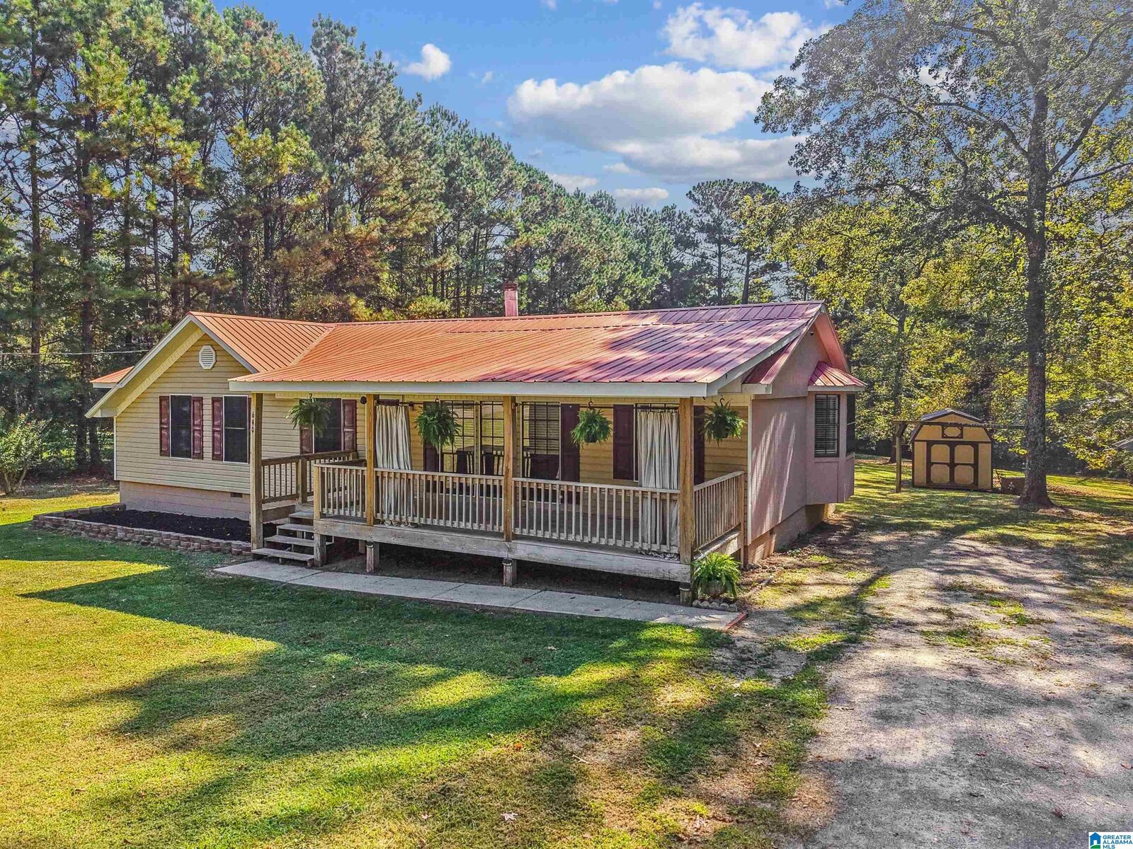 Property Photo: 640 Robbins Road AL 35079