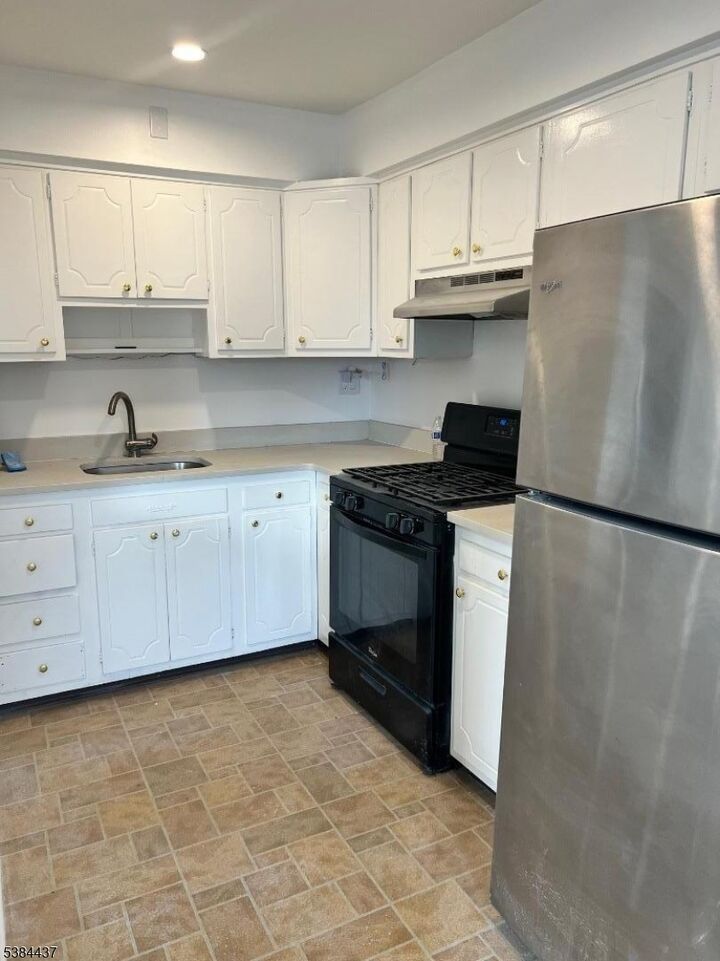 Property Photo:  323 Crooks Ave 5  NJ 07503 