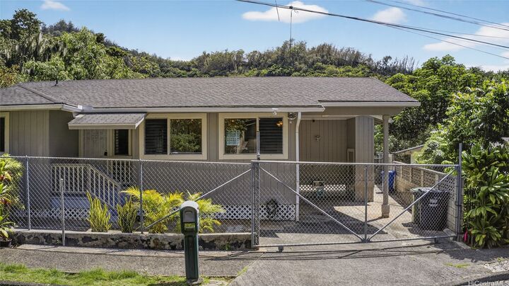 2757 Piliwai Street  Honolulu HI 96819 photo