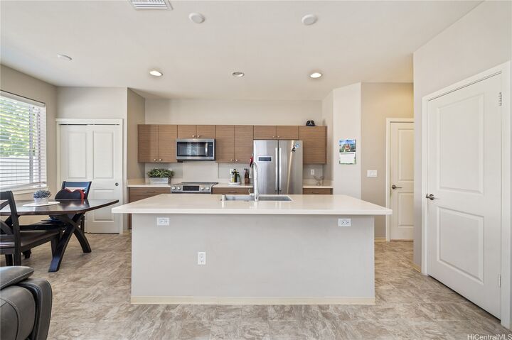 Property Photo:  91-1160 Kamakana Street 220  HI 96706 