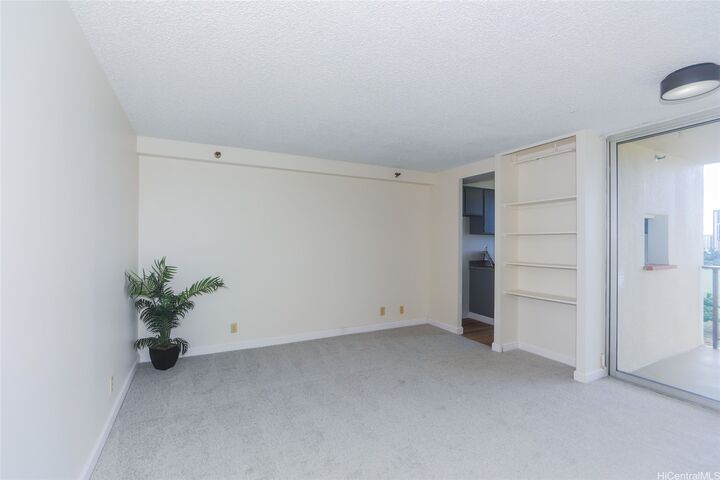 Property Photo: 2916 Date Street 10I HI 96816