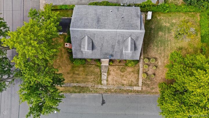 Property Photo:  66 Batavia Place  NY 10528 