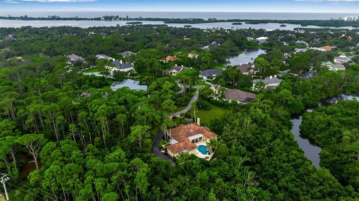 Property Photo:  422 Blue Garden Lane  FL 34229 