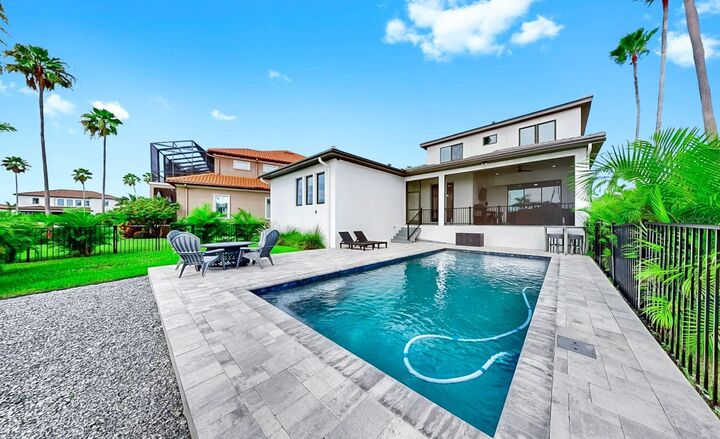 Property Photo: 1406 Alhambra Drive FL 33572