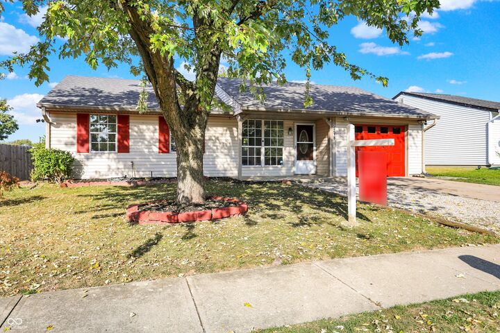 Property Photo: 5218 Palisade Way IN 46237