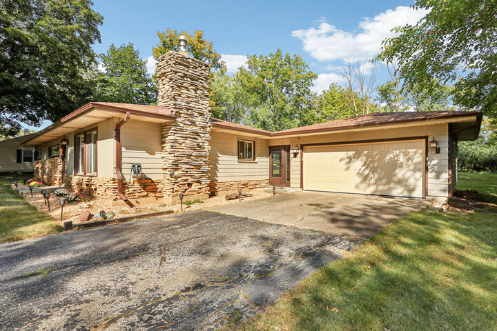 Property Photo: 2600 Brookside Ln WI 53005